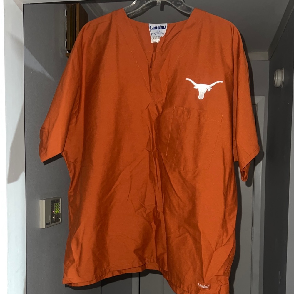 NWOT Landau Texas Longhorn Burnt Orange Short Sleeve Scrub Top